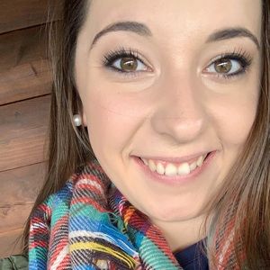 Meet your Posher, Alyssa